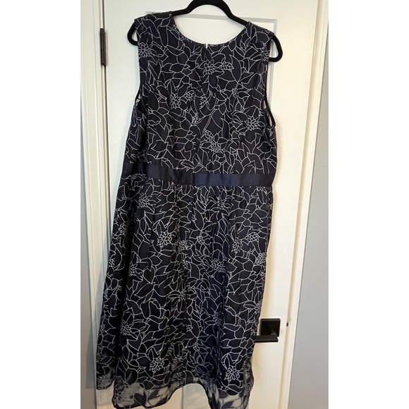 MiXT By Heidi Weisel Sleeveless ALine Dress Sz 20W Sheer/Lined Navy w/Wht Floral - Picture 3 of 10